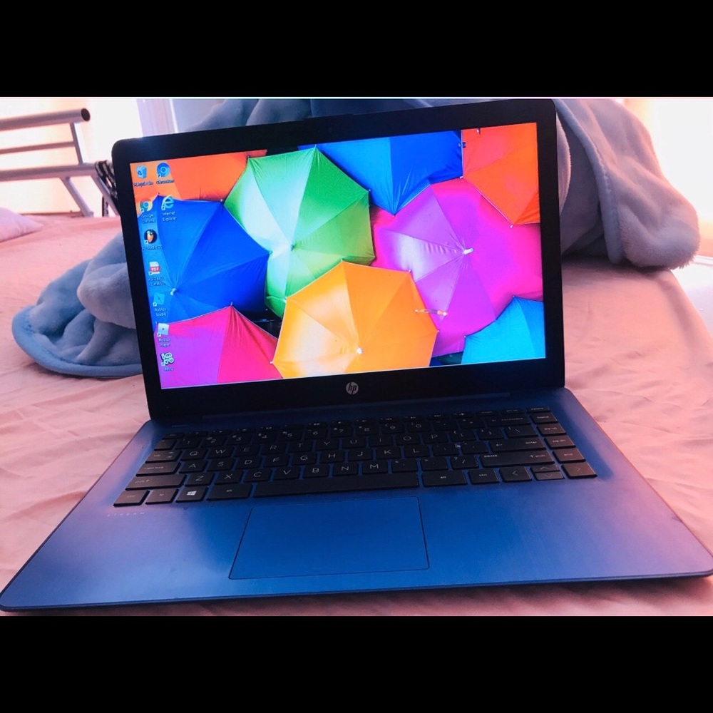 HP LAPTOP ( located in NY)